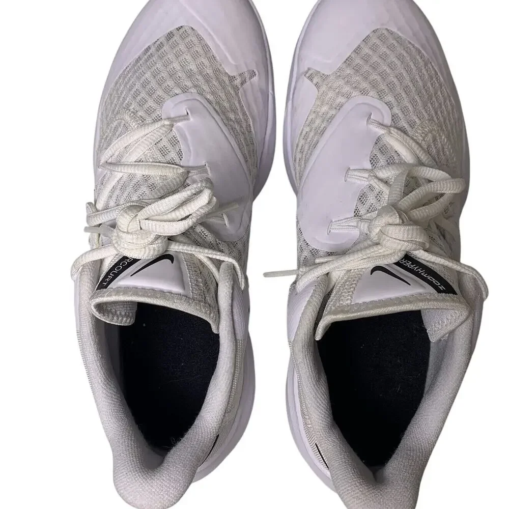 Nike White and Black Women's Athletic Shoes